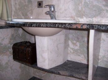 WaschbeckenVerkleidung.jpg