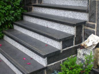 Aussentreppe-110-Hohwald+100-Lausitzer_Granit.jpg