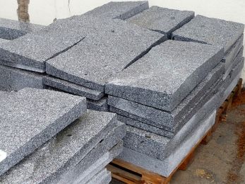 100P-Lausitzer_Granit_Formatkrusten.jpg