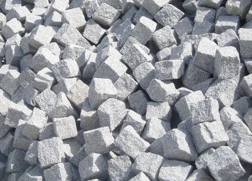 102PF-Grosspflaster-Schlesischer_Granit-Strzelin.8l11MK090731.jpg