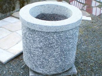 102TRO-Schlesischer_Granit-Pflanztrog_rund.JPG