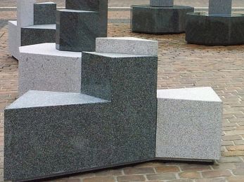 100+110-Sitzgruppe_Freiberg-Hohwald&Lausitzer_Granit_b.jpg