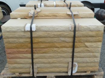 777MA-Mauerabdeckung-Deutmannsdorfer-100x30x6cm_versprengt.JPG