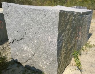 100BL_Pliesskowitz-Granit_PR23_190x130x100_Netto6,7to_2015.08.11rsw1a.jpg