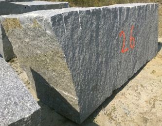 100BL_Pliessowitz-Granit_PR26_263x95x95_Netto6,5to_2015.08.11rsw1a.jpg
